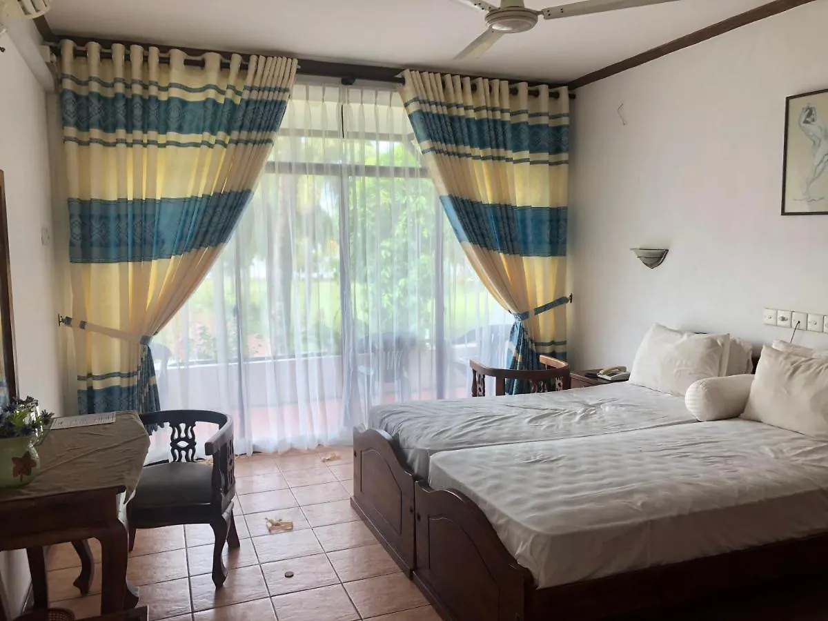 ***  Hotel Lagoon Paradise Negombo Sri Lanka