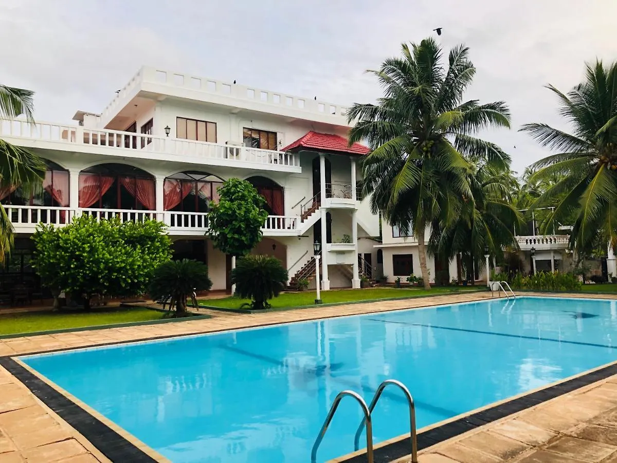 Hotel Lagoon Paradise Negombo 3*,